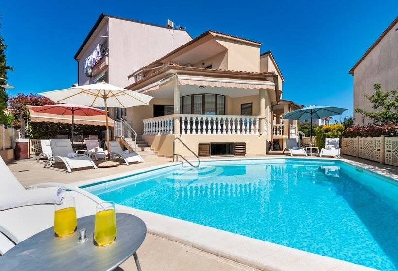 膳宿费 Villa Allegria