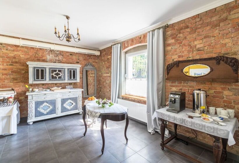 膳宿费 Villa Italiana Pokoje Z Prywatnymi łazienkami & Odnowa Biologiczna