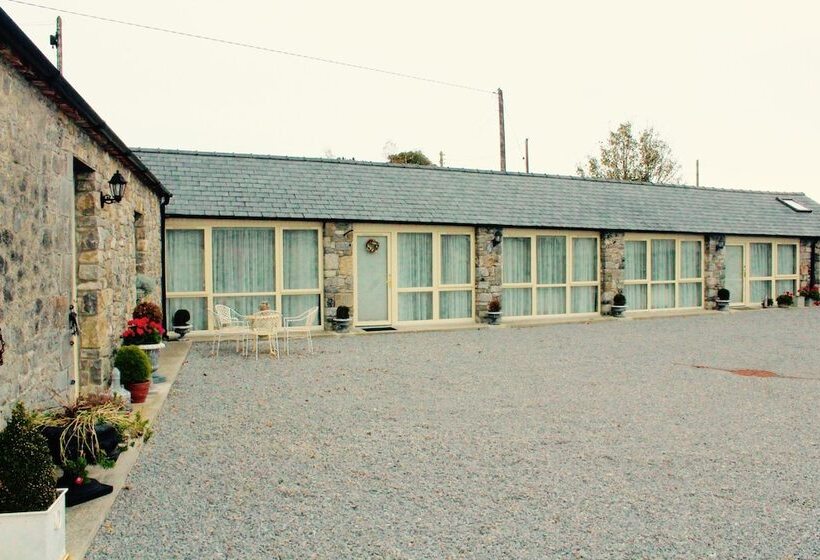 Sheephouse Country Courtyard