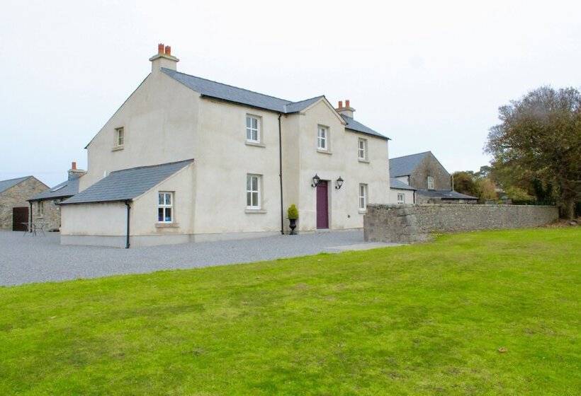 Sheephouse Country Courtyard
