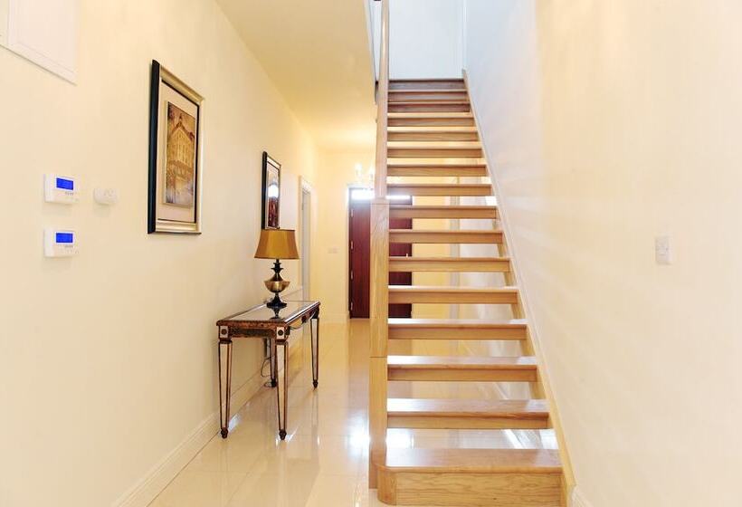 Sheephouse Country Courtyard