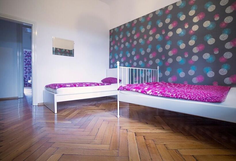 הוסטל Guesthouse Centar 2