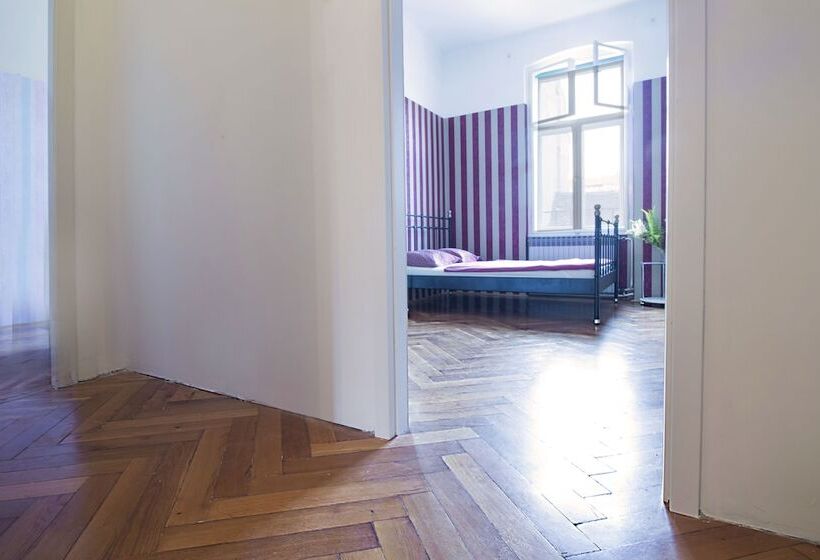 הוסטל Guesthouse Centar 2