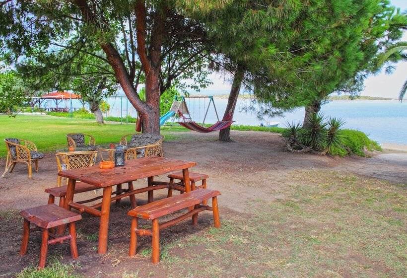 Anna Karra Studios & Apartments