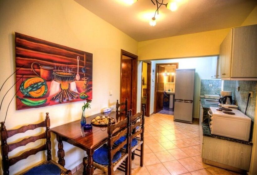 Anna Karra Studios & Apartments