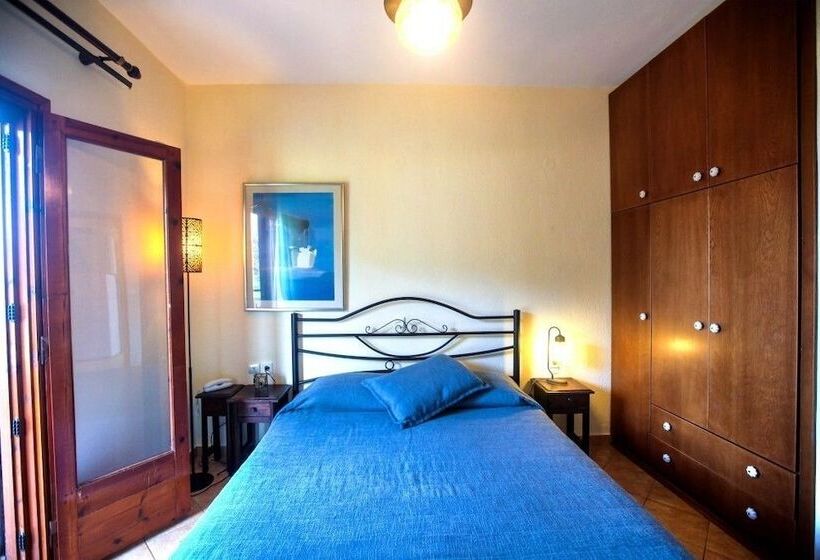 Anna Karra Studios & Apartments