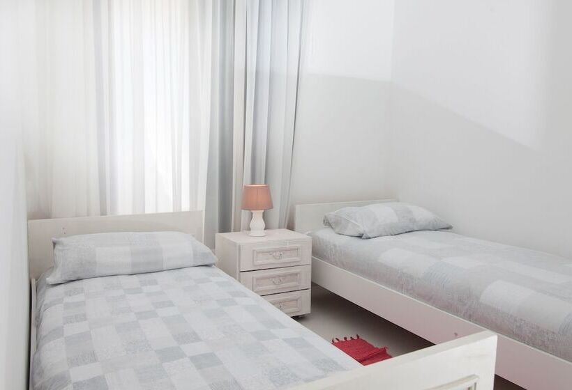 Bašić Mansion Mandalina