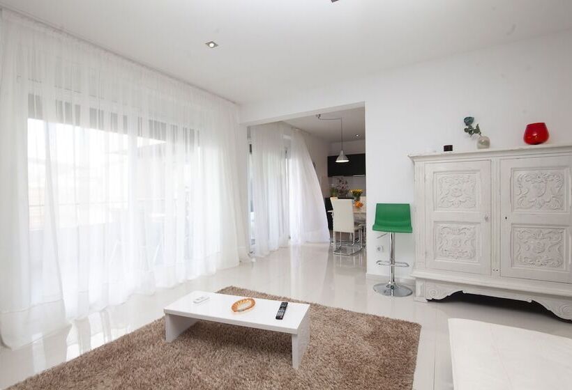 Bašić Mansion Mandalina