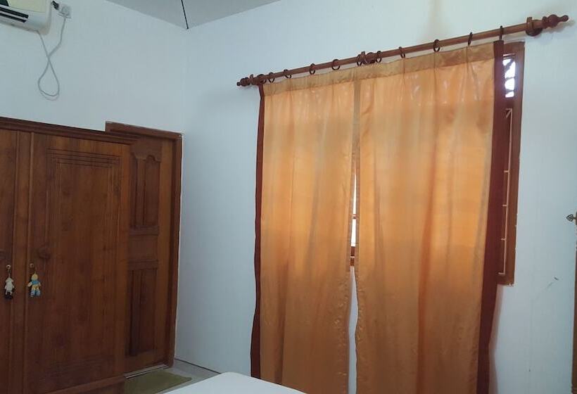 住宿加早餐  Kavindi Villa Aluthgama