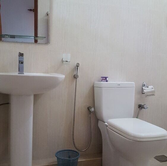 مبيت وإفطار Kavindi Villa Aluthgama