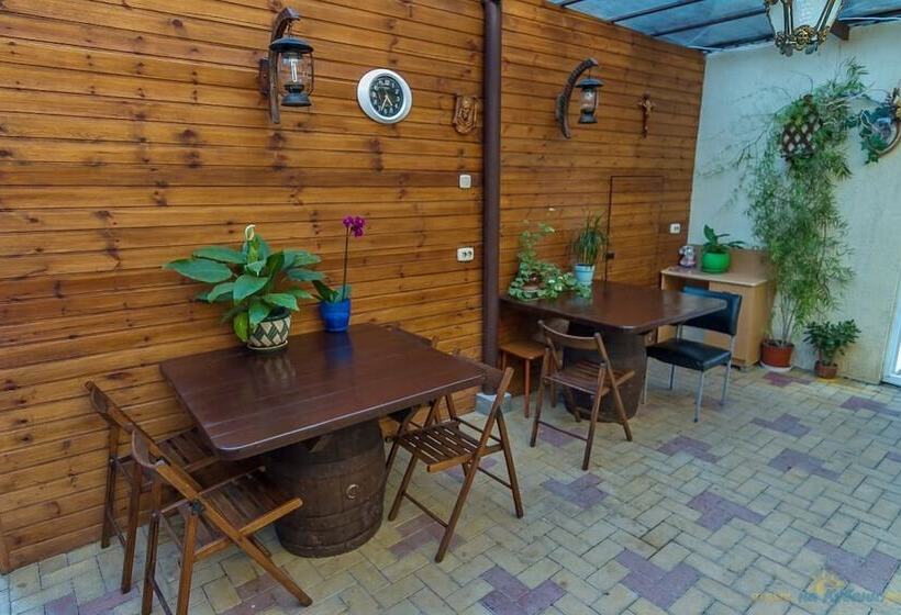 تختخواب و صبحانه Mini Hotel Mango