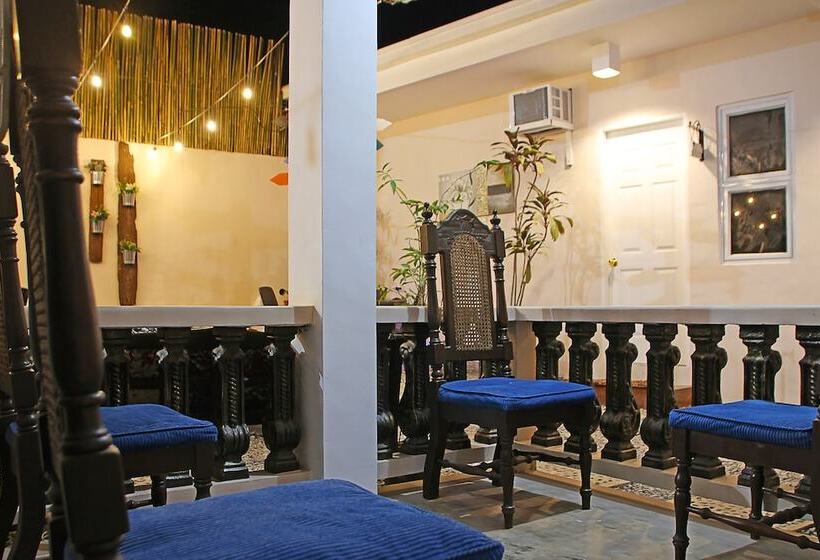 تختخواب و صبحانه Prim Travellers Inn