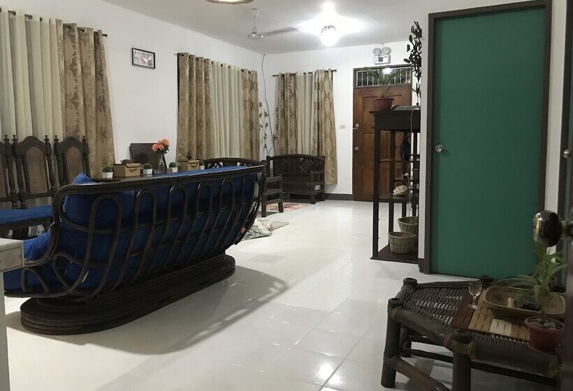 تختخواب و صبحانه Prim Travellers Inn