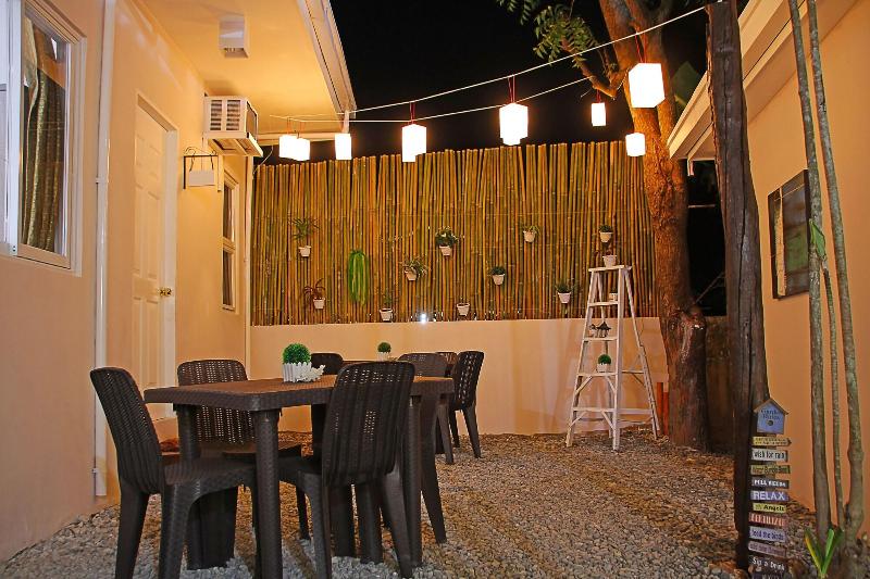 تختخواب و صبحانه Prim Travellers Inn