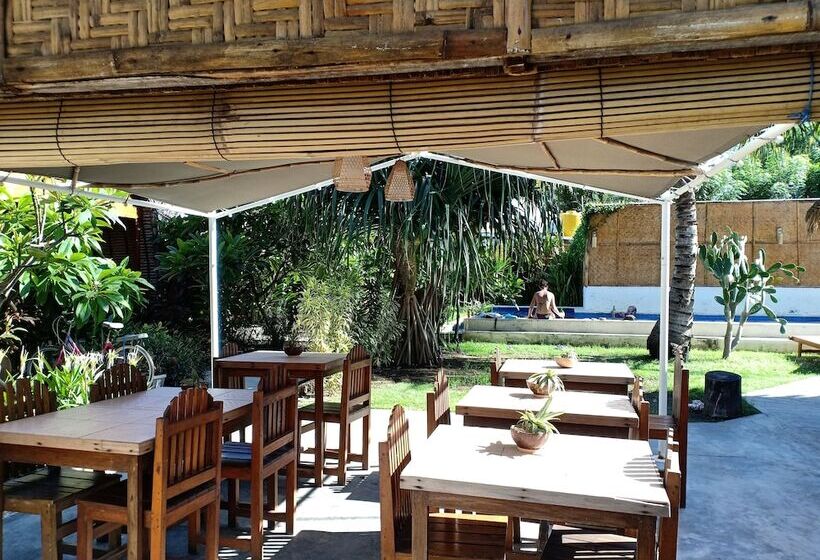 هتل Cotton Tree Cottages