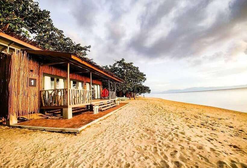 בית מלון כפרי Crusoe Cabins Casobe