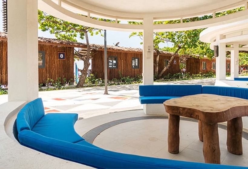 בית מלון כפרי Crusoe Cabins Casobe