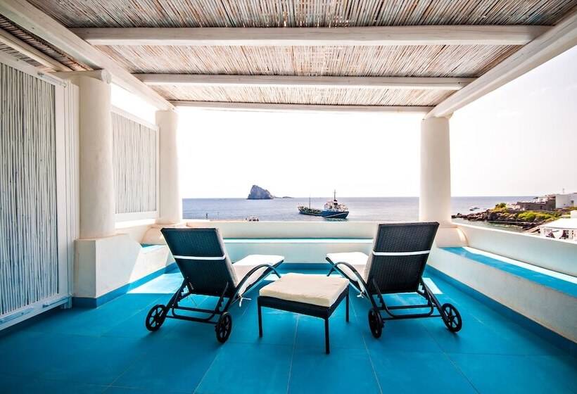 فندق Eunymos   Trattoria Da Francesco Panarea