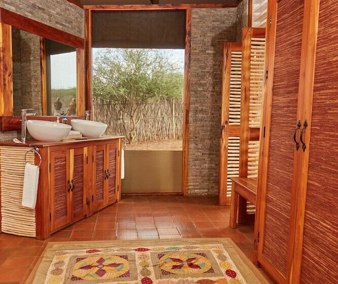 Отель H12 Elephant Gorge Camp