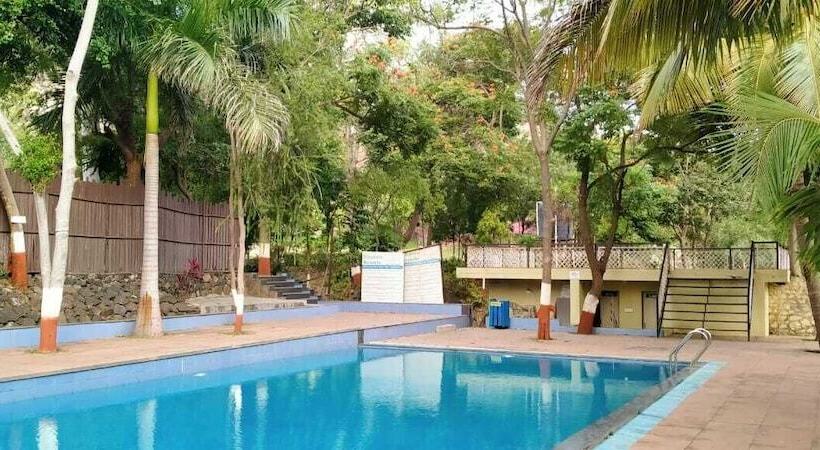 호텔 Hiranya Resorts