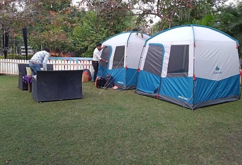 호텔 Hiranya Resorts