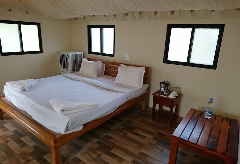 호텔 Hiranya Resorts