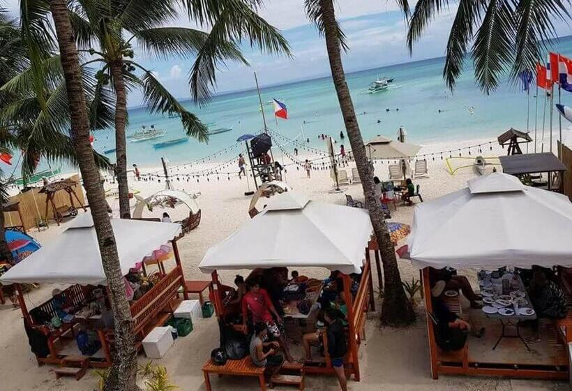 هتل Jelly's Haven Resort