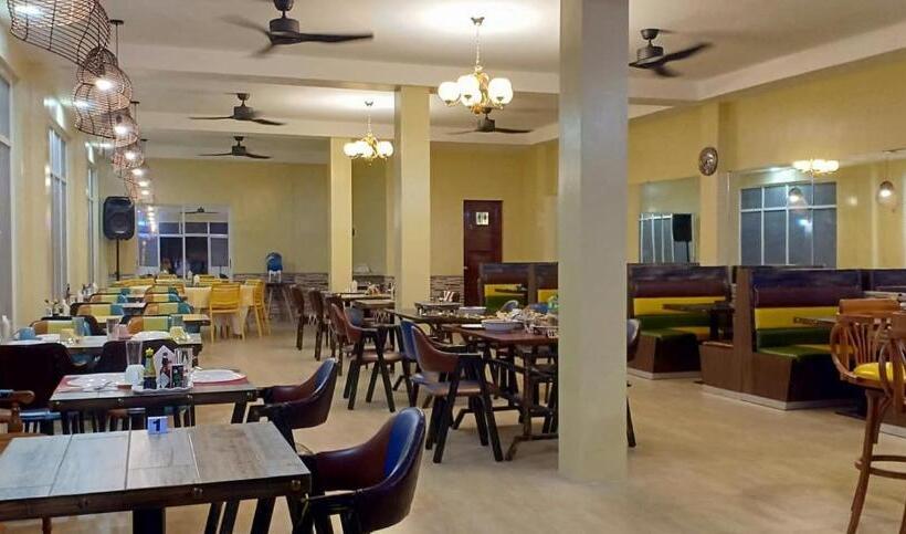 هتل Jelly's Haven Resort