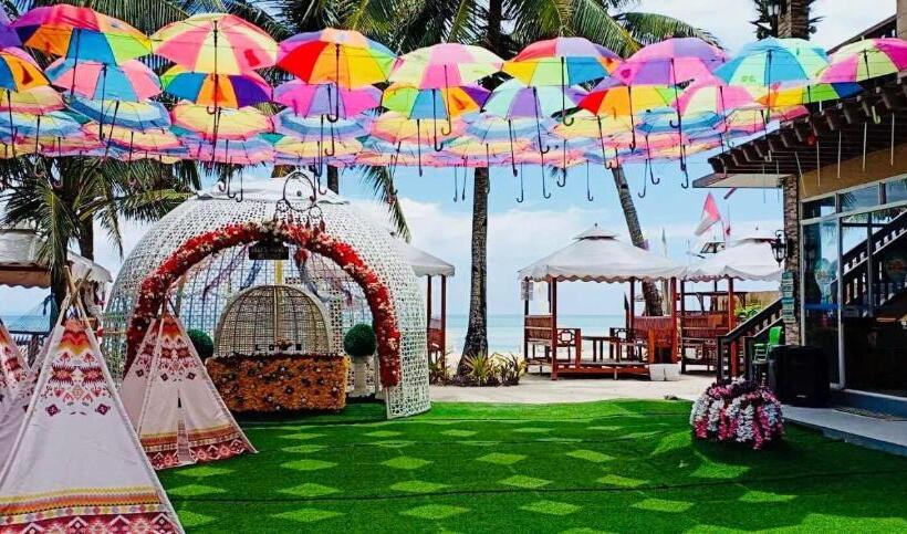 هتل Jelly's Haven Resort