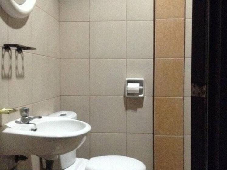 فندق Larville Pool Garden Resort & Restaurant