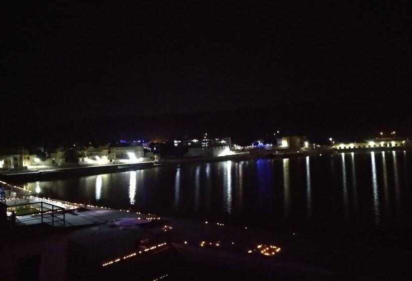 هتل Radhika Palace