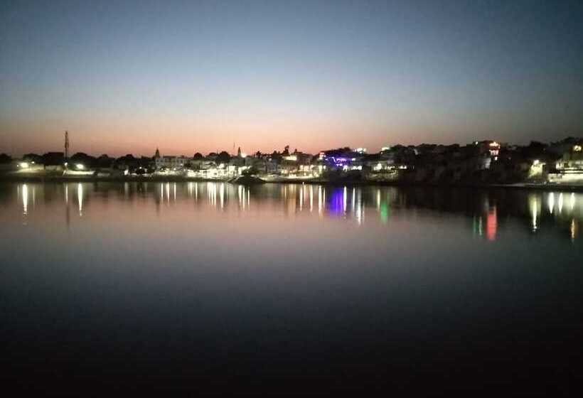 هتل Radhika Palace