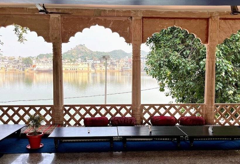 هتل Radhika Palace