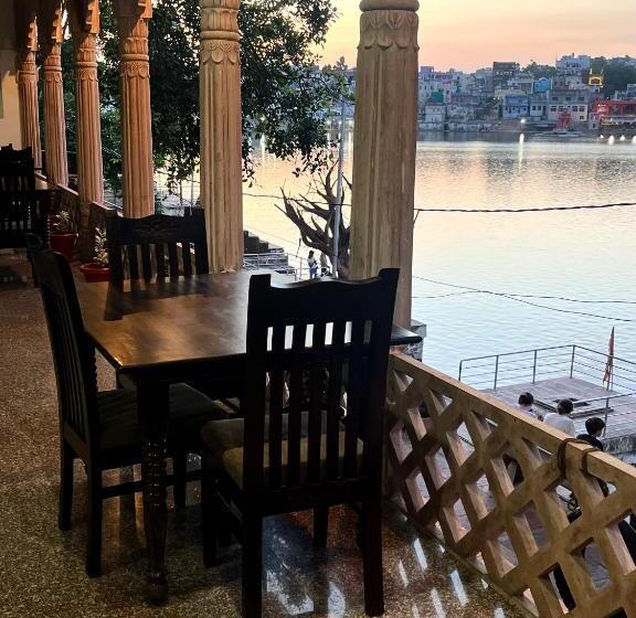 هتل Radhika Palace