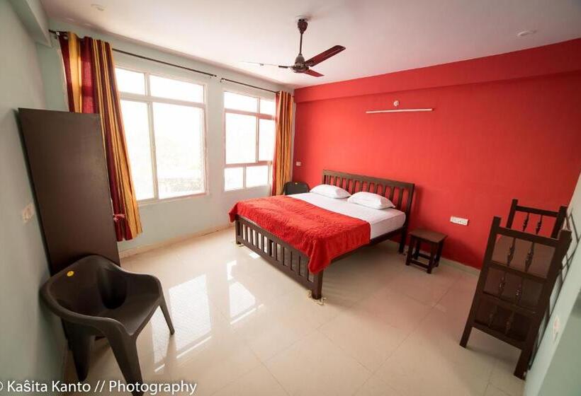 هتل Radhika Palace