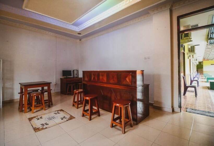 酒店 Reddoorz @ Malalayang Manado