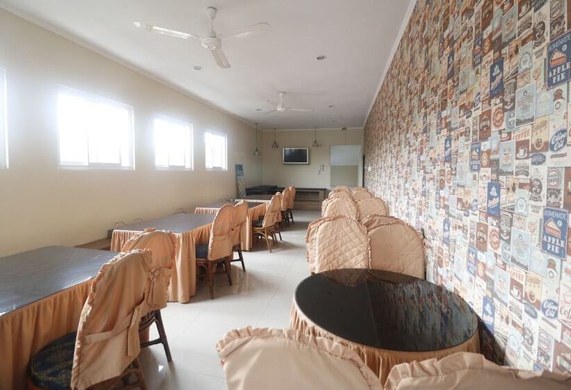 酒店 Reddoorz Plus @ Jalan Raden Intan Lampung