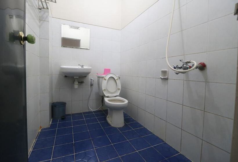 酒店 Reddoorz Plus @ Jalan Raden Intan Lampung