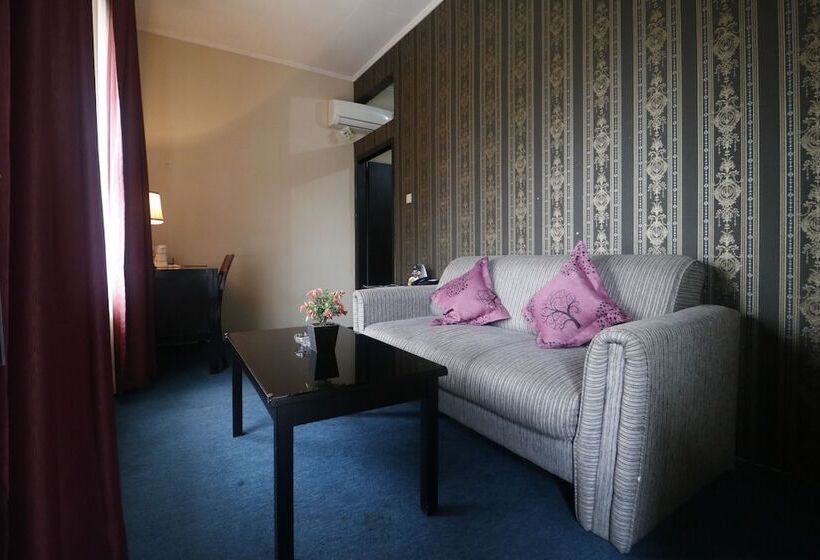 酒店 Reddoorz Plus @ Jalan Raden Intan Lampung