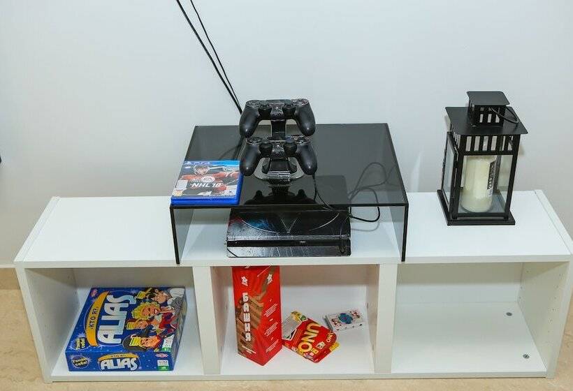 Kupe Capsule Hotel & Hostel