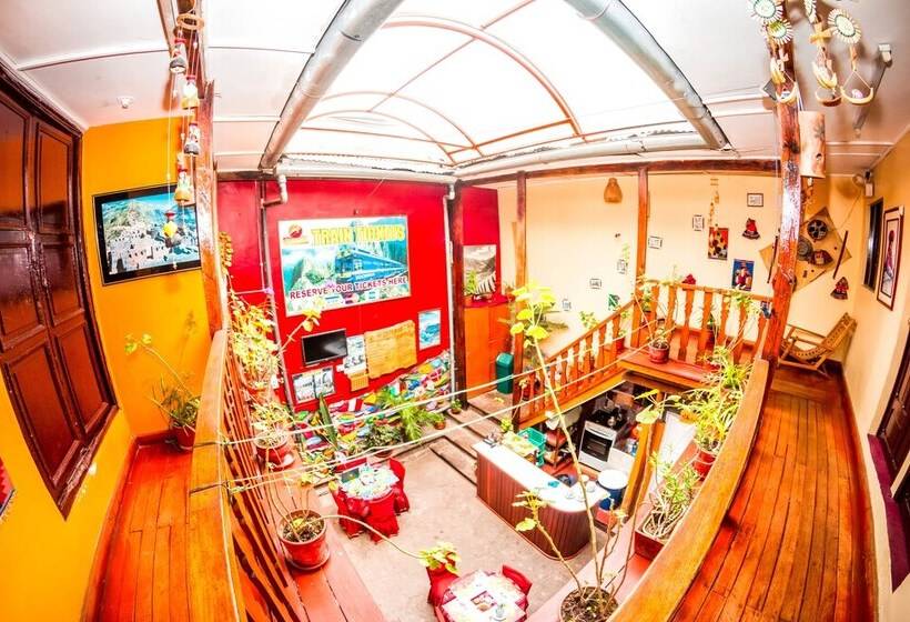 Общежитие Marlon S Inn Cusco