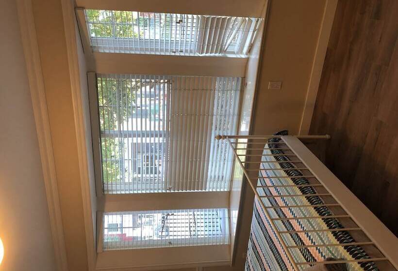 Panzió Cora's Place