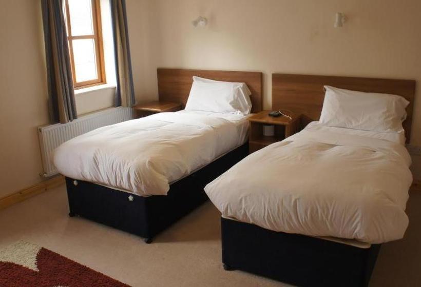 פנסיון Dalys Inn