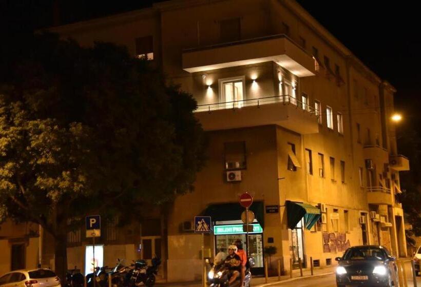 펜션 Fortuna Luxury Rooms