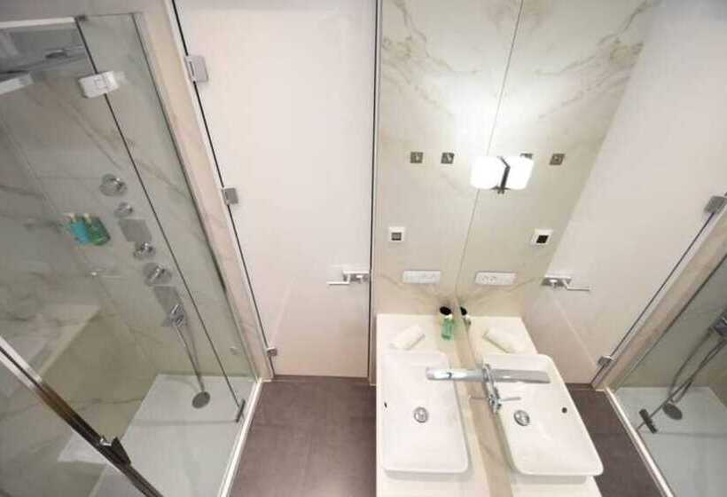 펜션 Fortuna Luxury Rooms