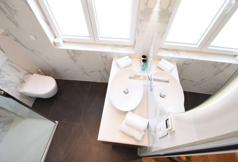 펜션 Fortuna Luxury Rooms