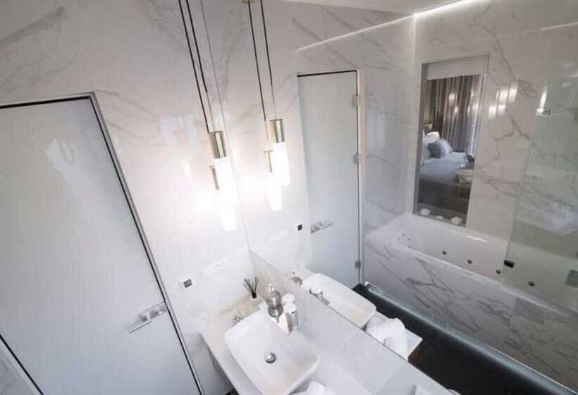 펜션 Fortuna Luxury Rooms