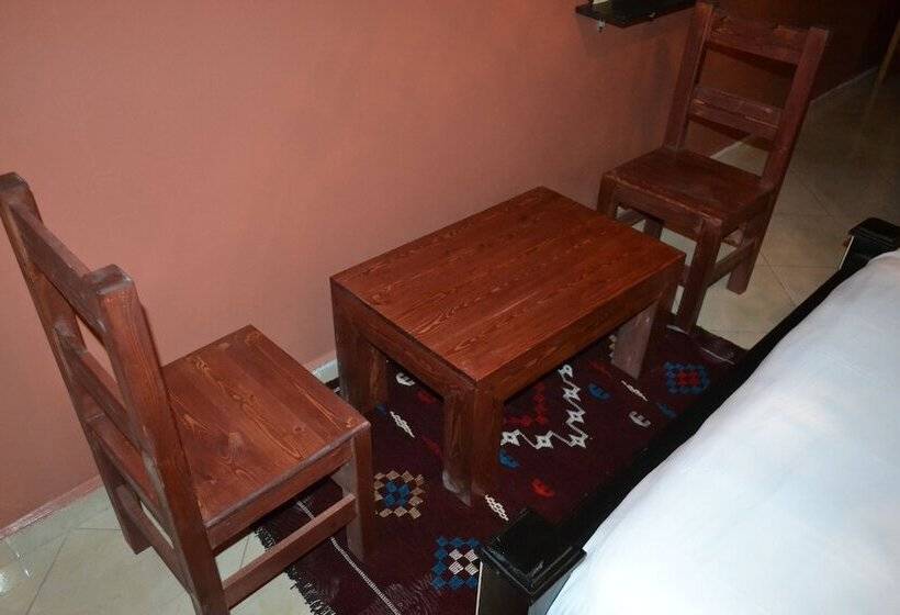 ペンション Inyan Dakhla