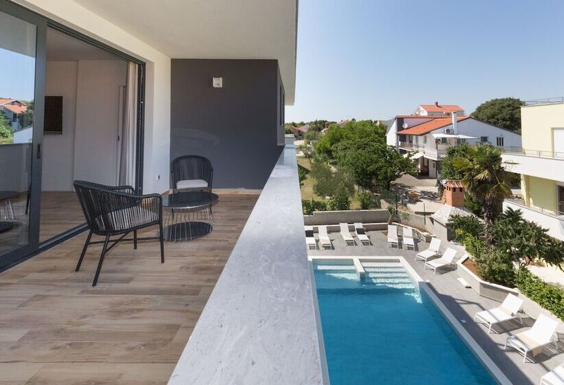 ペンション Mirabilis Residence