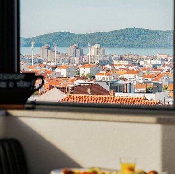 ペンション Mirabilis Residence